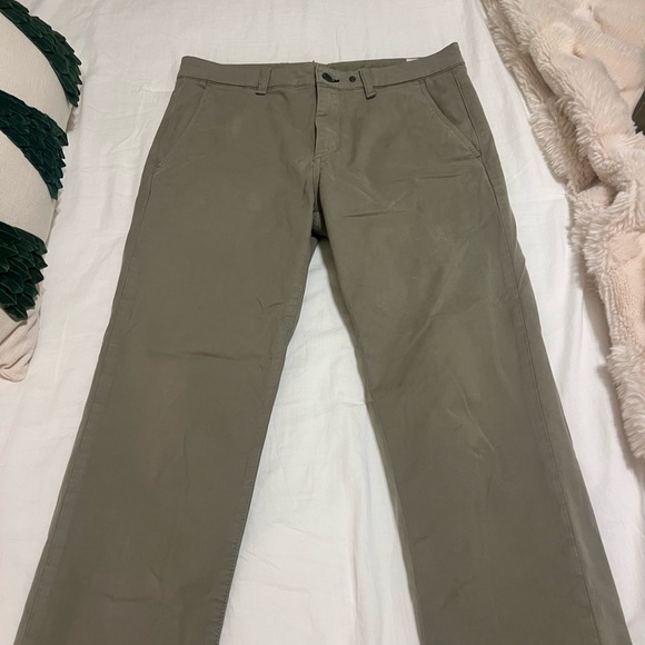 rag & bone Men's Khaki Chinos - Picture 3 of 3